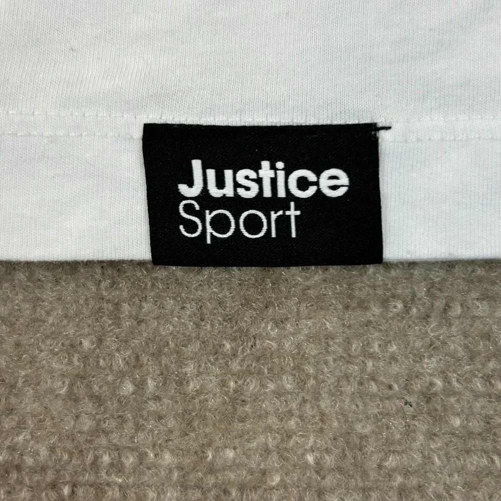 Justice sport embrace